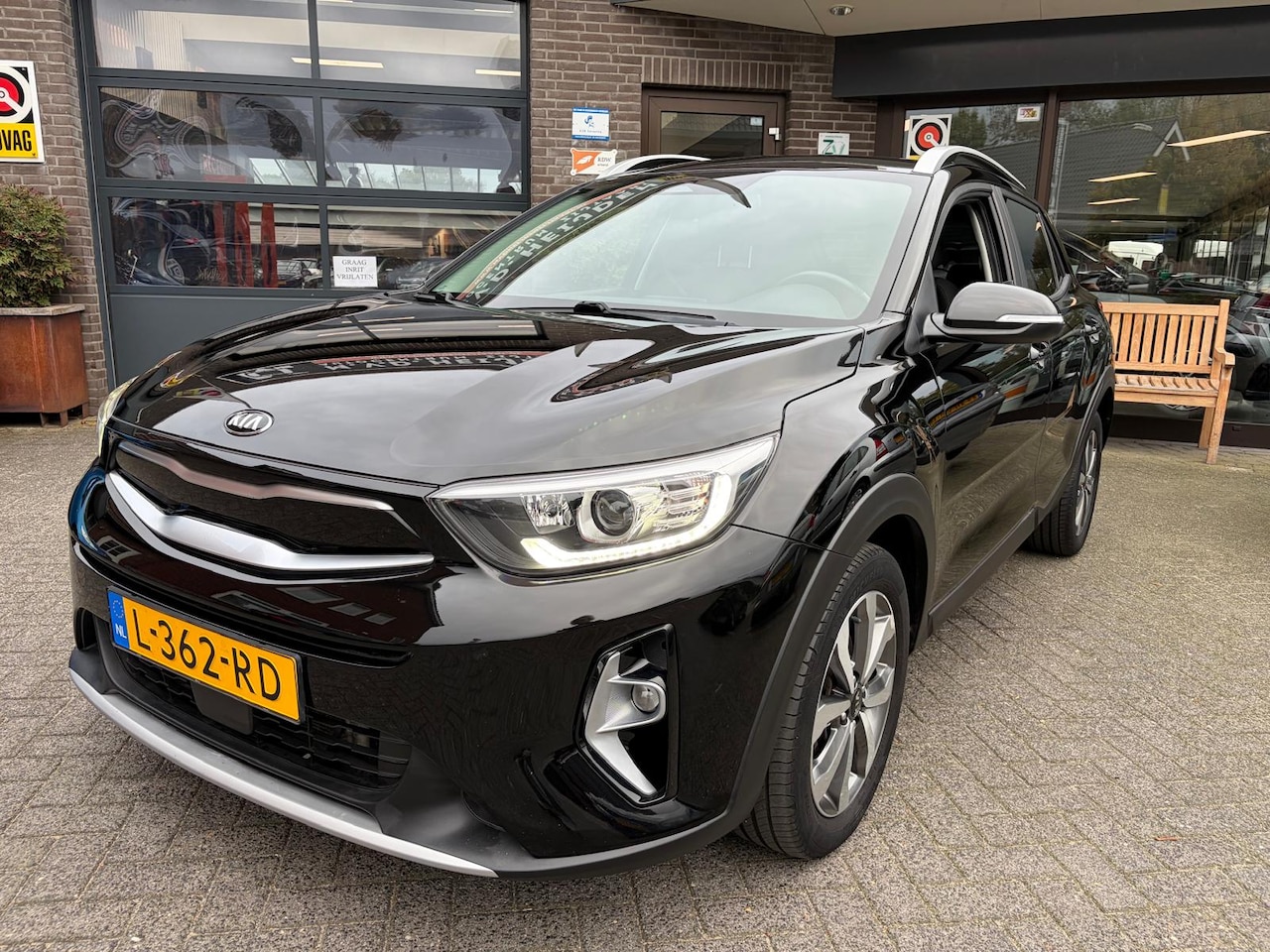 Kia Stonic - 1.0 T-GDi DynamicPlusLine 1.0 T-GDi 100pk DynamicPlusLine - AutoWereld.nl