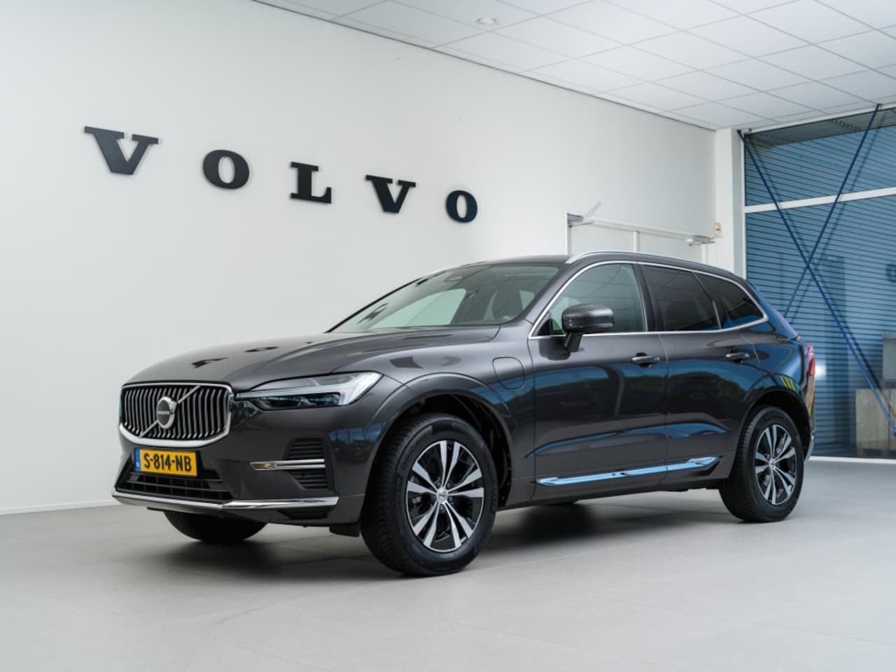 Volvo XC60 - T6 AWD Core Bright - AutoWereld.nl