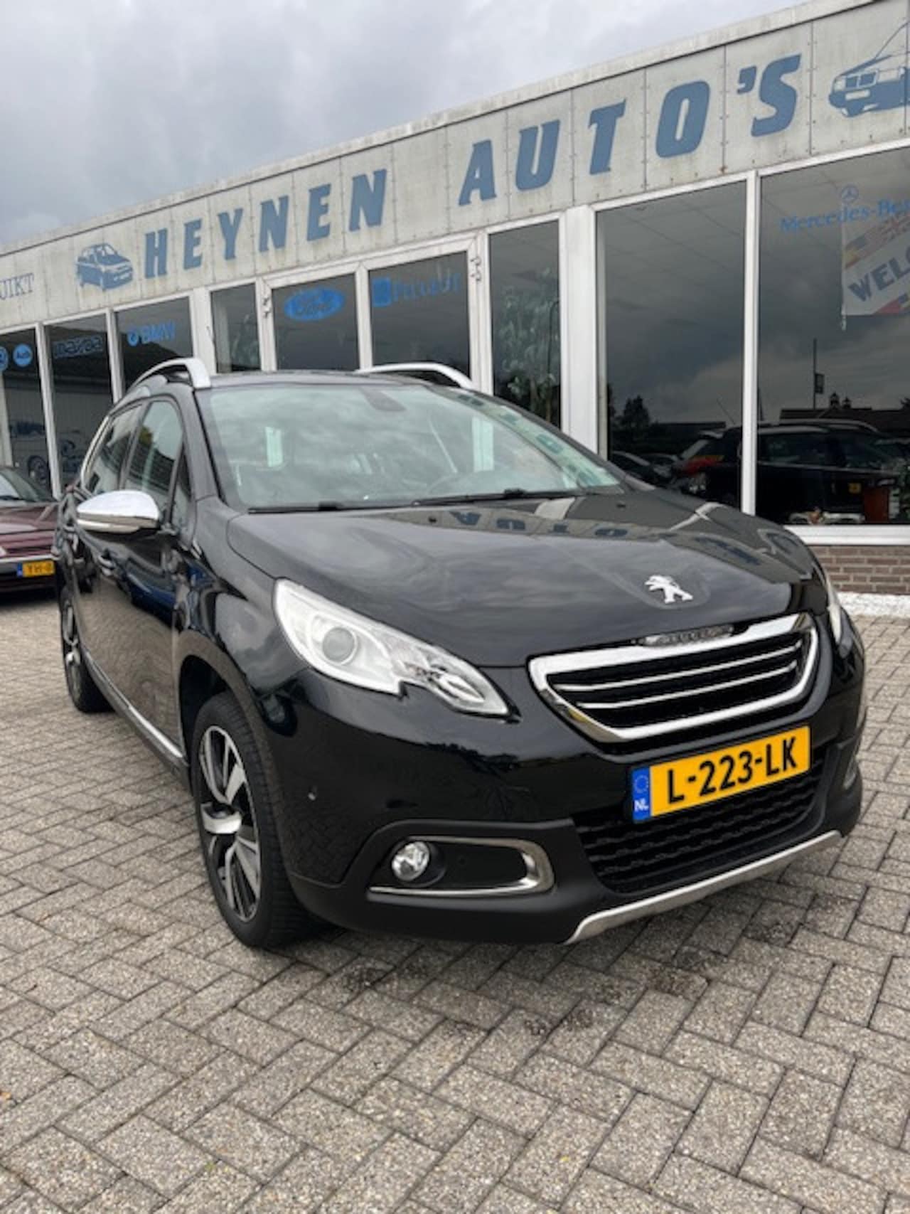 Peugeot 2008 - 1.2 PureTech Féline 1.2 PureTech Féline - AutoWereld.nl
