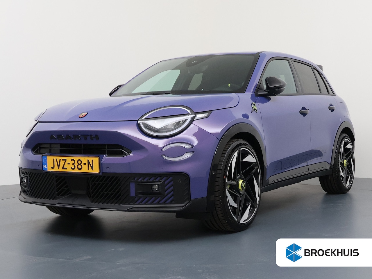 Abarth 600e - Scorpionissima 54 kWh | Tot 8 Jaar Garantie | Camera | Navigatie | 20 inch Lichtmetaal | S - AutoWereld.nl