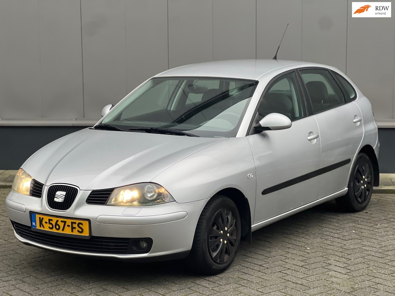 SEAT Ibiza - 1.4-16V Signo 1.4-16V Signo - AutoWereld.nl