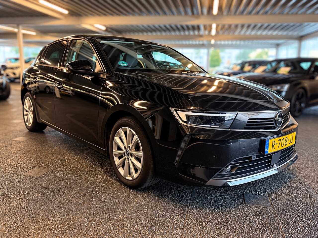 Opel Astra - 1.2 Business NW Model AUT | BINNENKORT VERWACHT - AutoWereld.nl