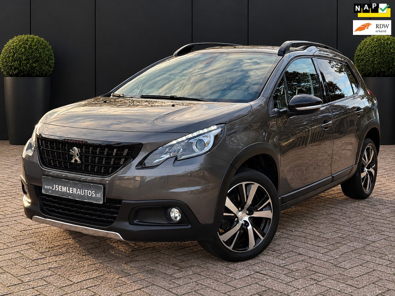 Peugeot 2008 - 1.2 PureTech GT-Line NAVI CRUISE CAMERA PANORAMA DAK GARANTIE - AutoWereld.nl