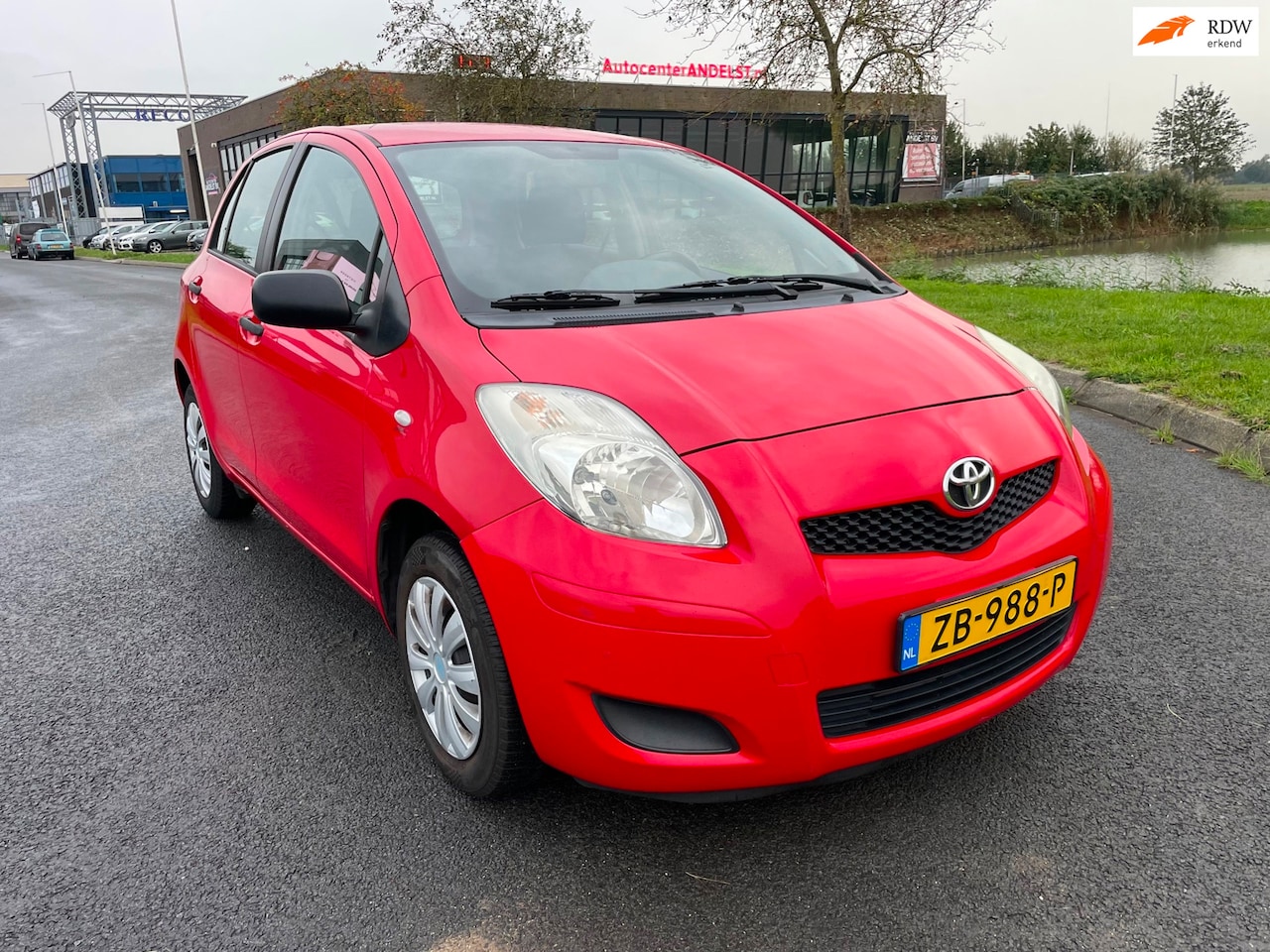 Toyota Yaris - 1.0 VVTi Acces 1.0 VVTi Acces, 5drs, Airco, Elektr ramen, Radio CD speler, Centrale deurvergrendeling! - AutoWereld.nl