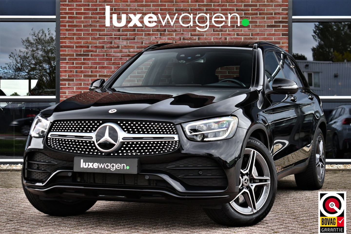 Mercedes-Benz GLC-klasse - 300e 4M AMG Pano Luchtv Distr HUD Massage-ventilatie Memory 360 Night - AutoWereld.nl