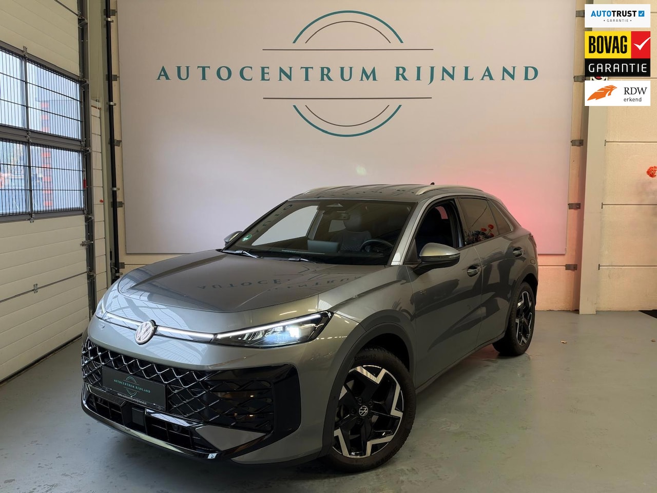 Volkswagen T-Roc - 1.5 eTsi Style First Edition Apple Carplay, Adap. cruise, Stoel/stuurverwarming, Sfeerverl - AutoWereld.nl