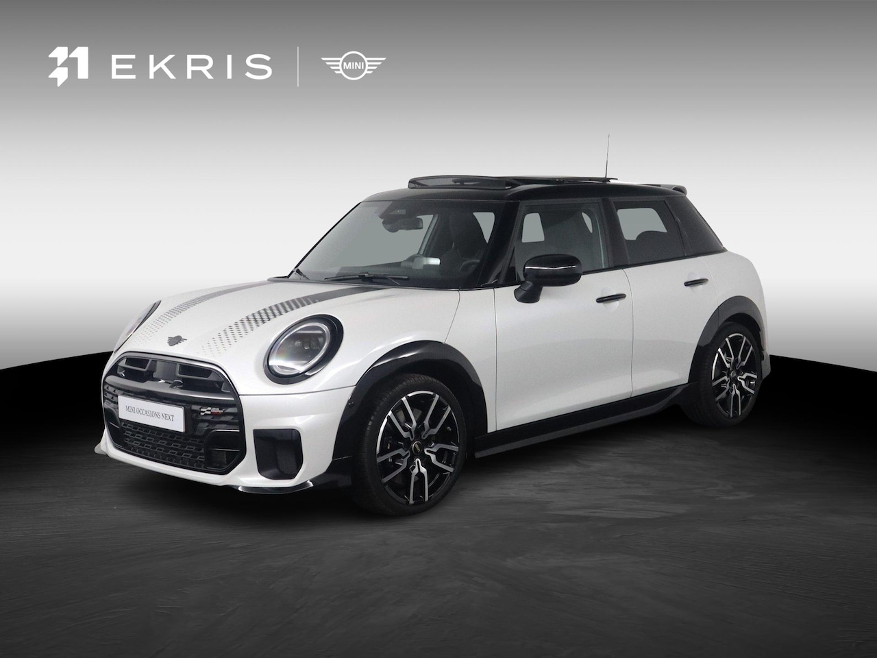 MINI 5-Deurs - 1.5 Cooper C John Cooper Works JCW Uitvoering | Pakket S | Stoel- en stuurverwarming | Pan - AutoWereld.nl