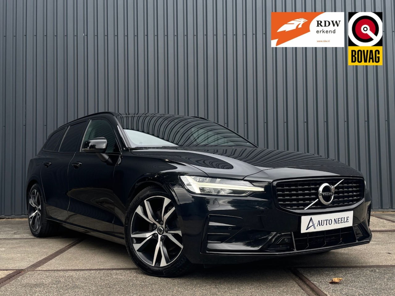 Volvo V60 - 2.0 B4 R-Design Trekhaak, Camera, Memory, Incl BTW - AutoWereld.nl