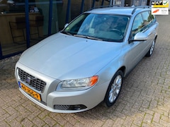 Volvo V70 - 2.0 Kinetic LEER / NAVI / YOUNGTIMER