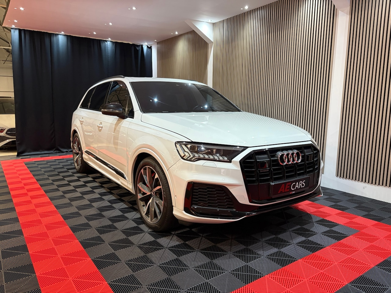 Audi Q7 - 60 TFSI e quattro Competition Panoroma dak RS stoelen Led Matrix Trekhaak - AutoWereld.nl