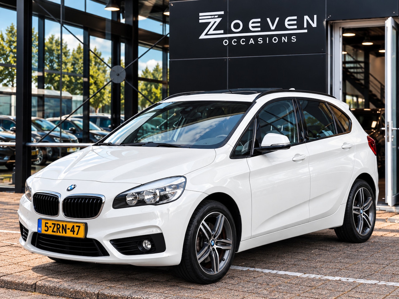 BMW 2-serie Active Tourer - 220i Executive | Pano | Navi | Automaat - AutoWereld.nl