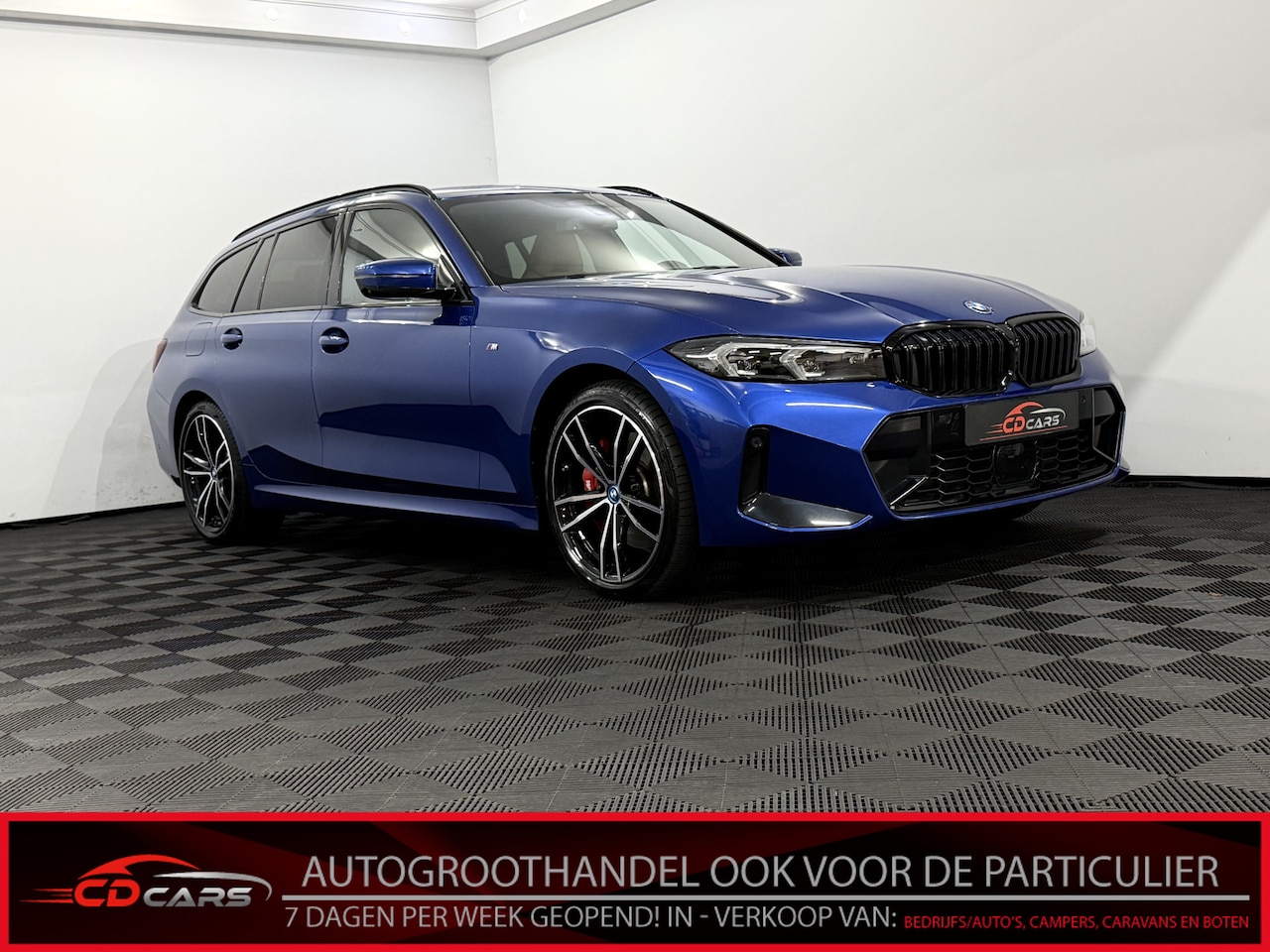 BMW 3-serie Touring - 330e M-sport Plug-in Leder, M stoelen, 360 Camera, Harman/Kardon, Head-up display, Elektri - AutoWereld.nl