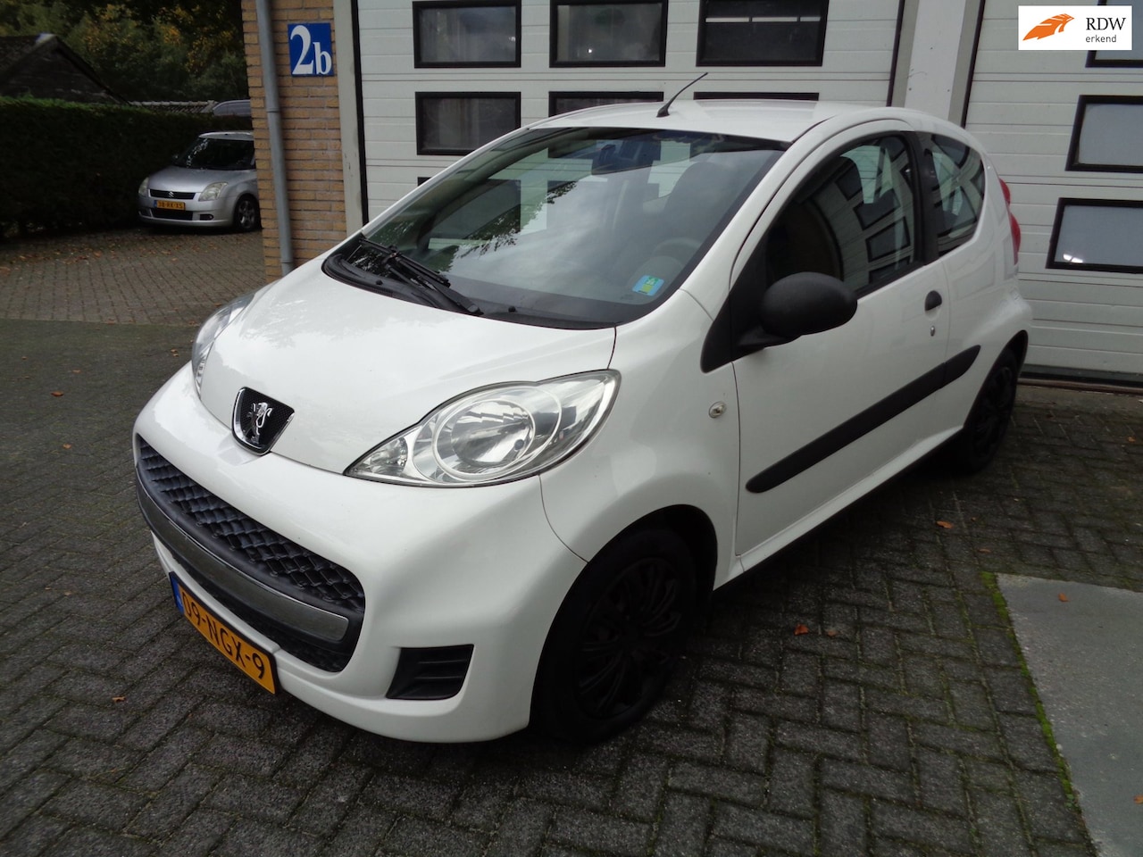 Peugeot 107 - 1.0-12V XR 1.0-12V XR - AutoWereld.nl