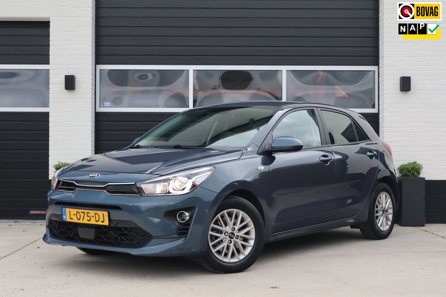 Kia Rio - 1.0 T-GDi MHEV DynamicLine - Navigatie - Achteruitrijcamera - Cruise - Climate - NL Auto! - AutoWereld.nl
