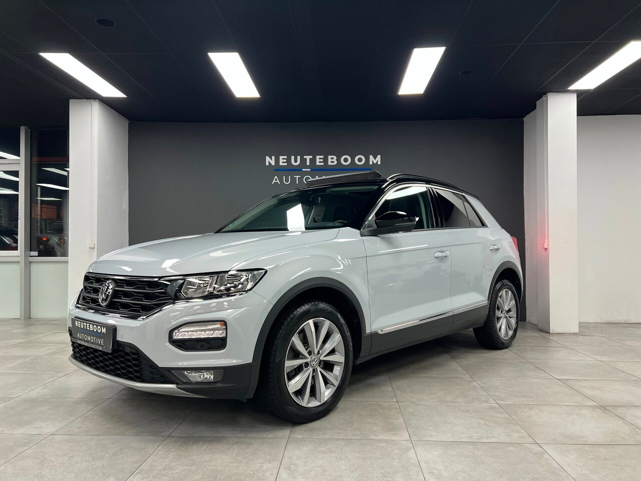 Volkswagen T-Roc - 1.0 TSI | Elek.Koffer| Carplay| ACC | Pano - AutoWereld.nl