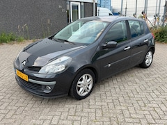 Renault Clio - 1.4-16V Dynamique Luxe 2006