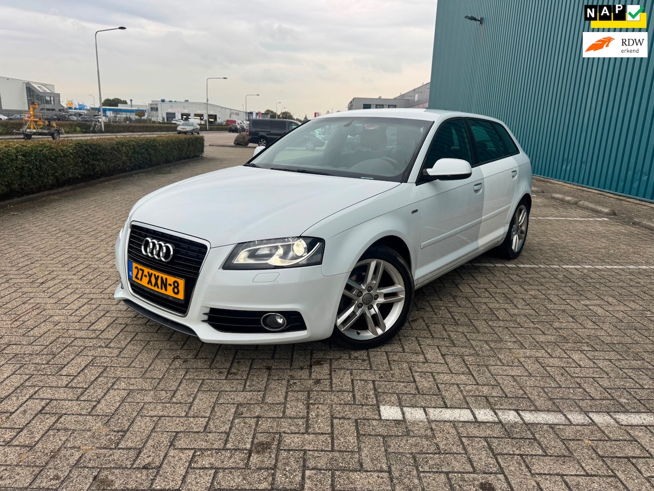Audi A3 Sportback - 1.2 TFSI S Edition S-line - AutoWereld.nl
