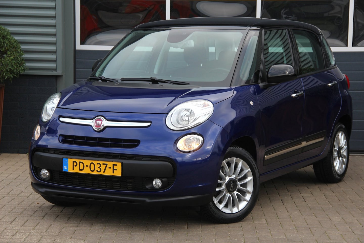 Fiat 500 L - 0.9 TwinAir Lounge | NL Auto | 1e Eigenaar | Pano-Dak | ECC | Navi | PDC | Bluetooth | Cru - AutoWereld.nl