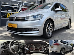 Volkswagen Touran - 1.2 TSI Sound BlueMotion Tech - Apple CarPlay / Navigatie I Airco I PDC I Veiligheid pakke