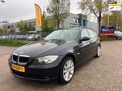 BMW 3-serie Touring - 318i Business Line - Navi - Lmv - Netjes