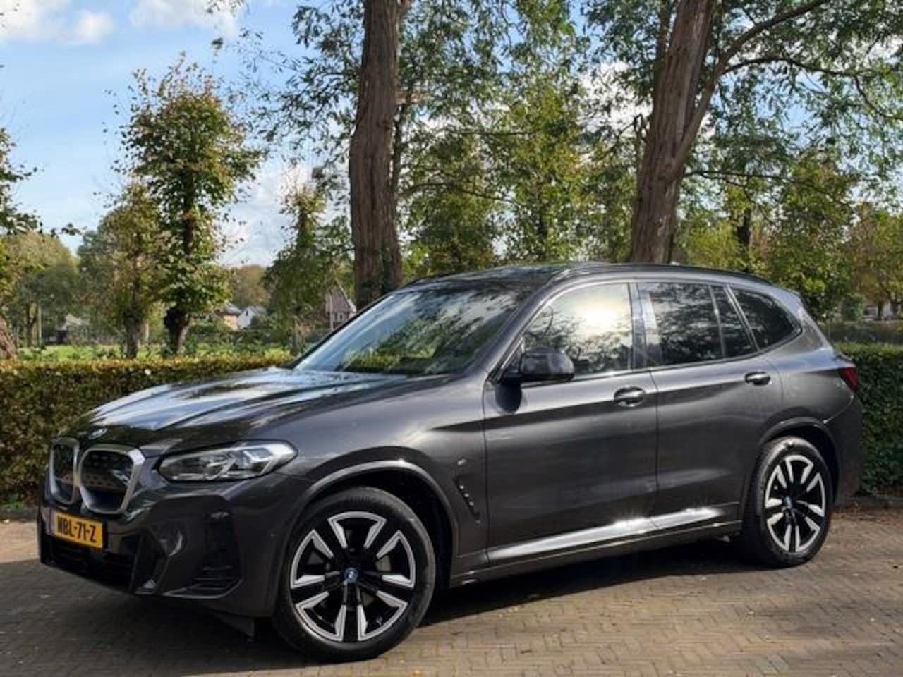 BMW iX3 - Executive 80kWh M-Pakket SOH 98% Pano/Acarplay/Leer/Matrix-Led/Garantie - AutoWereld.nl