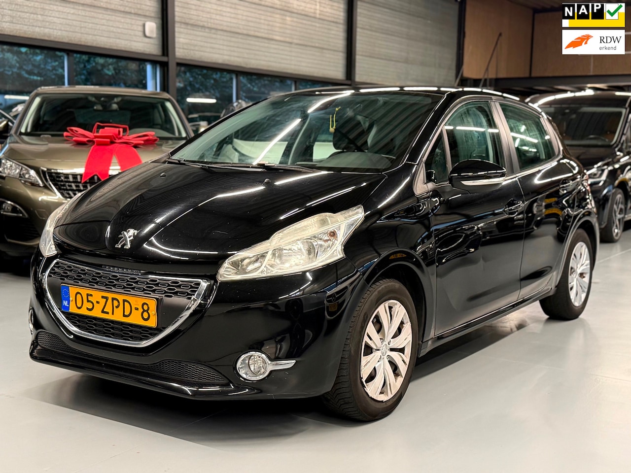 Peugeot 208 - 1.2 VTi Access 5Drs l Clima l Navi l - AutoWereld.nl