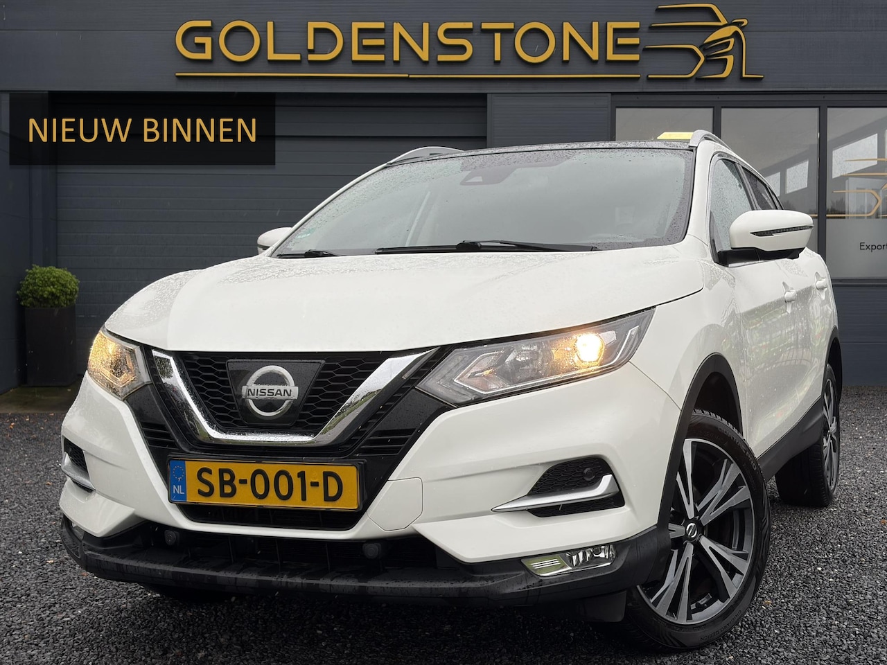 Nissan Qashqai - 1.2 N-Connecta ✓Ketting vv in 07-2023✓360° Camera✓2e Eigenaar✓Pano✓Navi✓Keyless✓116pk✓Pdc - AutoWereld.nl