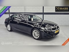 BMW 3-serie - 318i Sedan Sport Bj 2025 Lage KM