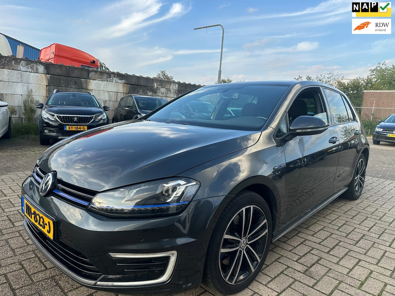 Volkswagen Golf - 1.4 TSI GTE PANO/ CLIMA/ NAVI/ LM VELGEN! - AutoWereld.nl