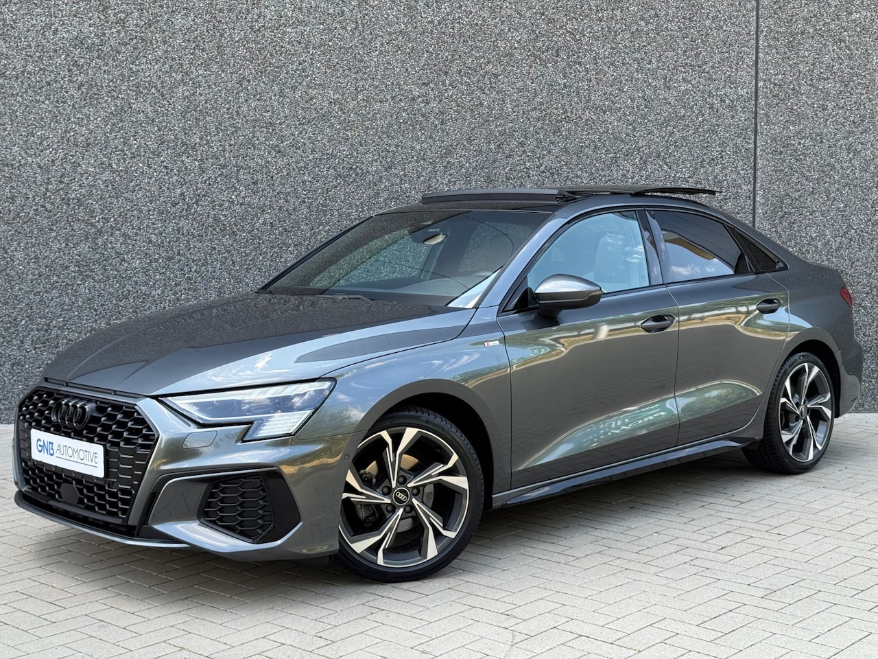 Audi A3 Limousine - 35 TFSI S-Line | Pano | Sfeerverlichting | Carplay | B&O | Matrix | ACC | Rijstrook assist - AutoWereld.nl