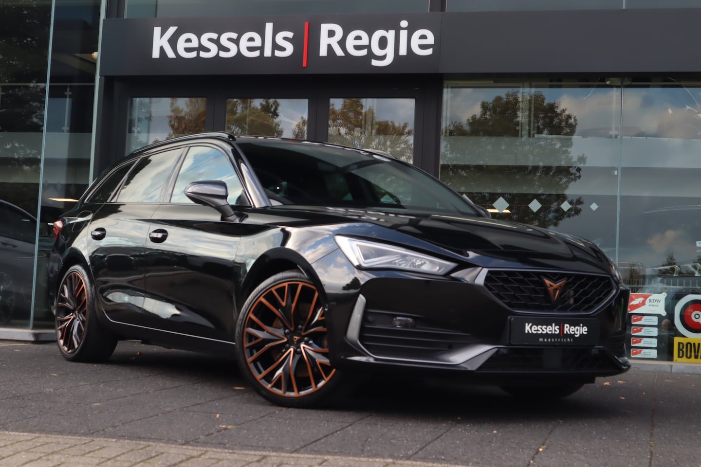 CUPRA Leon Sportstourer - 1.4 e-Hybrid VZ | Navi | Led | 19" | ACC | Stuur + Stoelverwarming | Sfeer - AutoWereld.nl