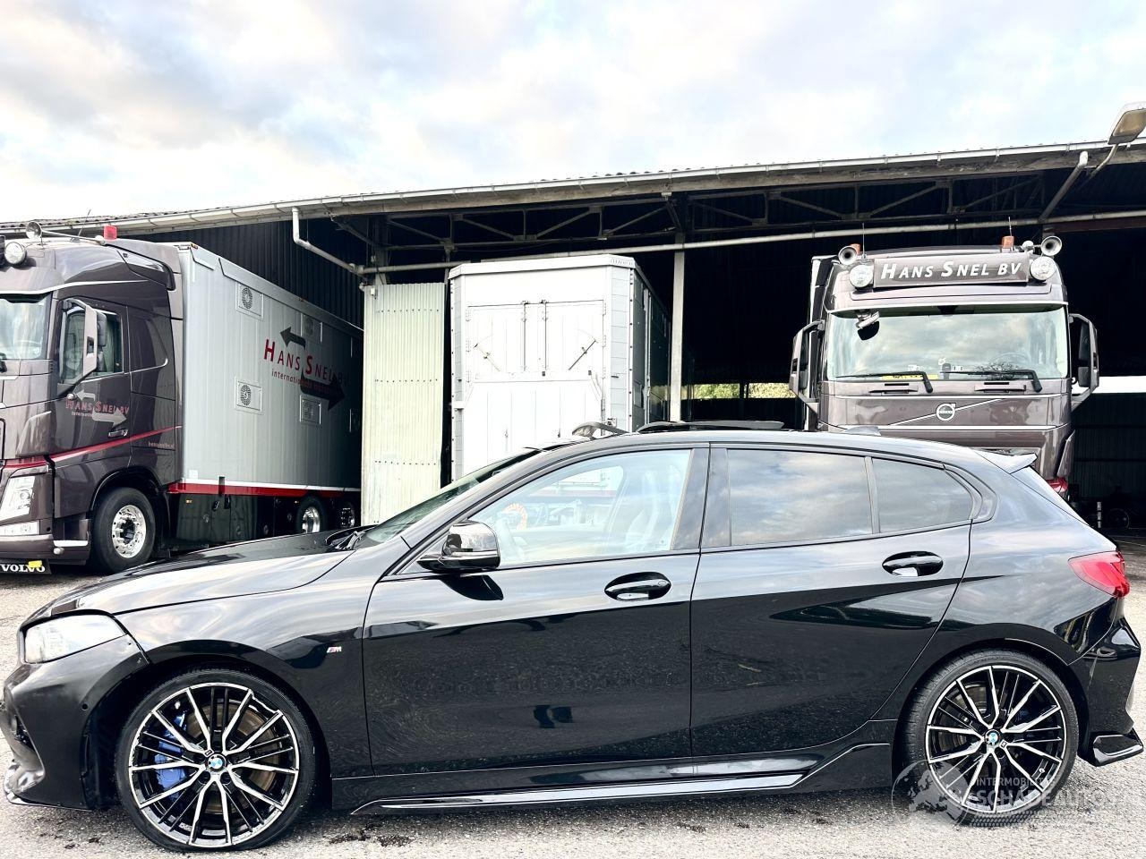 BMW 1-serie - M135i xDrive 306pk aut + f1 High Exe M-Sport Performance - pano - nap - hud - harman/kardo - AutoWereld.nl