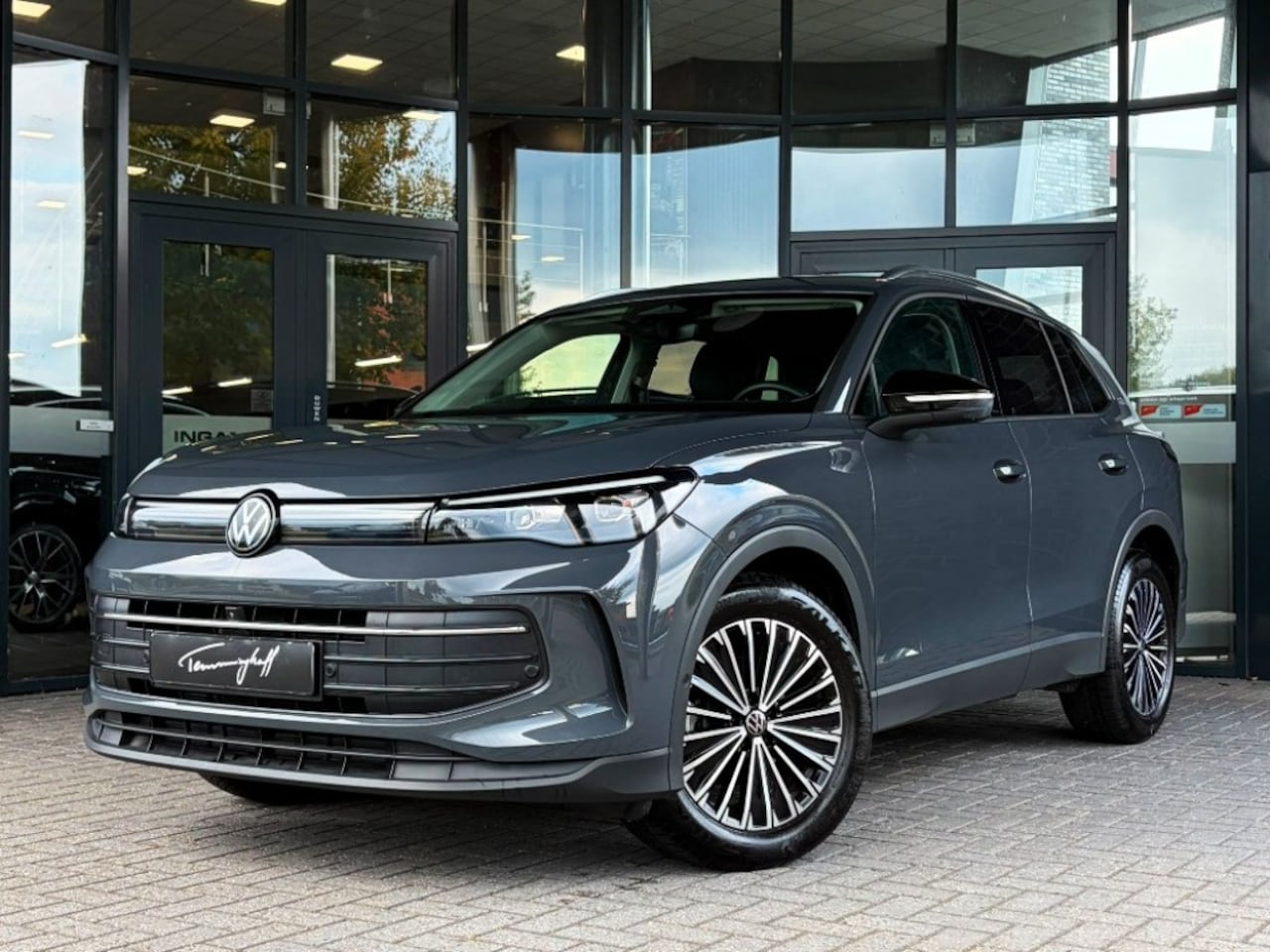 Volkswagen Tiguan - 1.5 eTSI GOAL - TREKH. - LED PLUS - 360 GR. - 18 INCH - AutoWereld.nl
