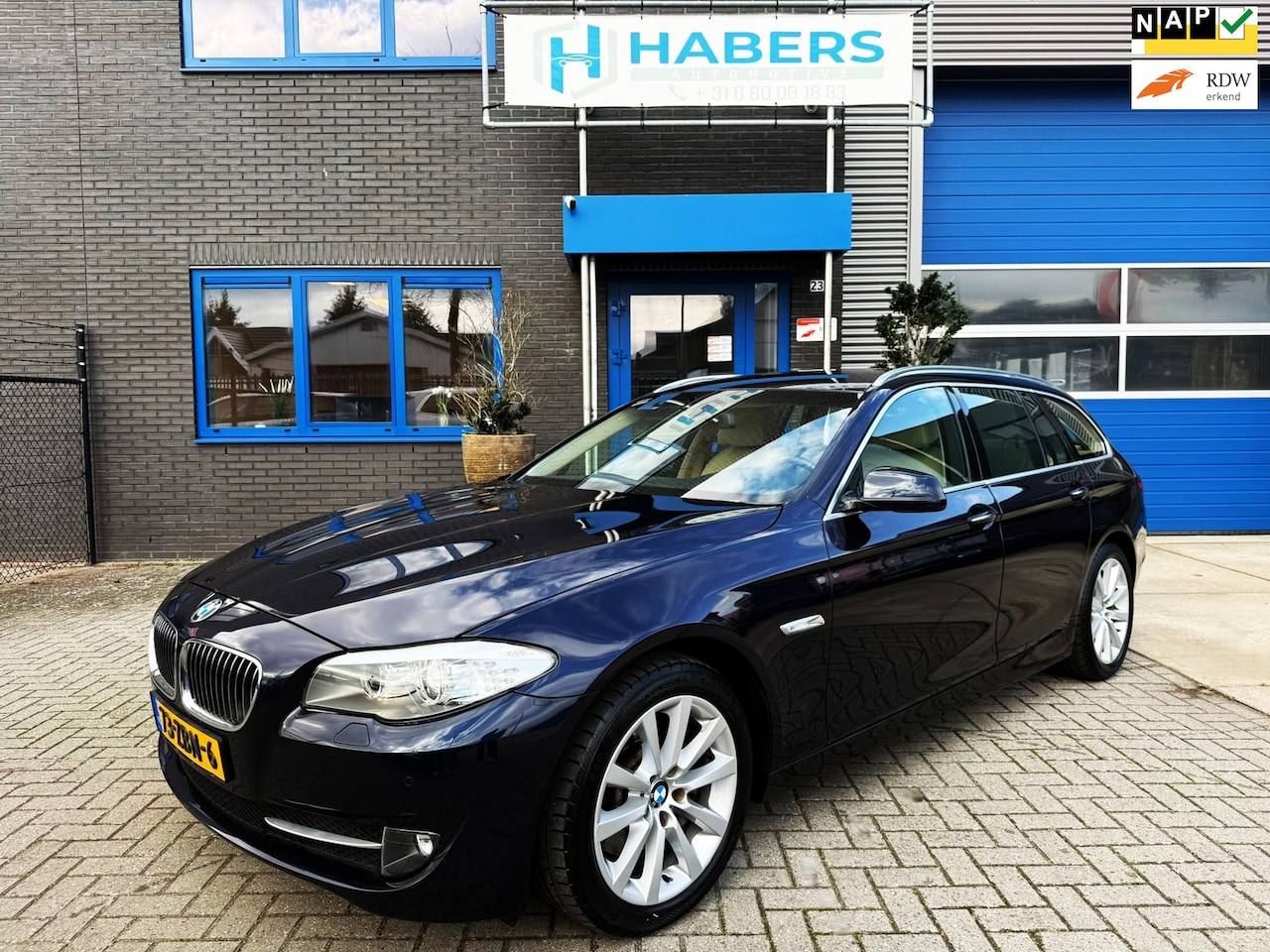 BMW 5-serie Touring - 530i Upgrade Edition 272PK|Origineel NL|XenonLed|Prof Navi|18INCH|AUT|Trekhaak|6 Cilinder| - AutoWereld.nl