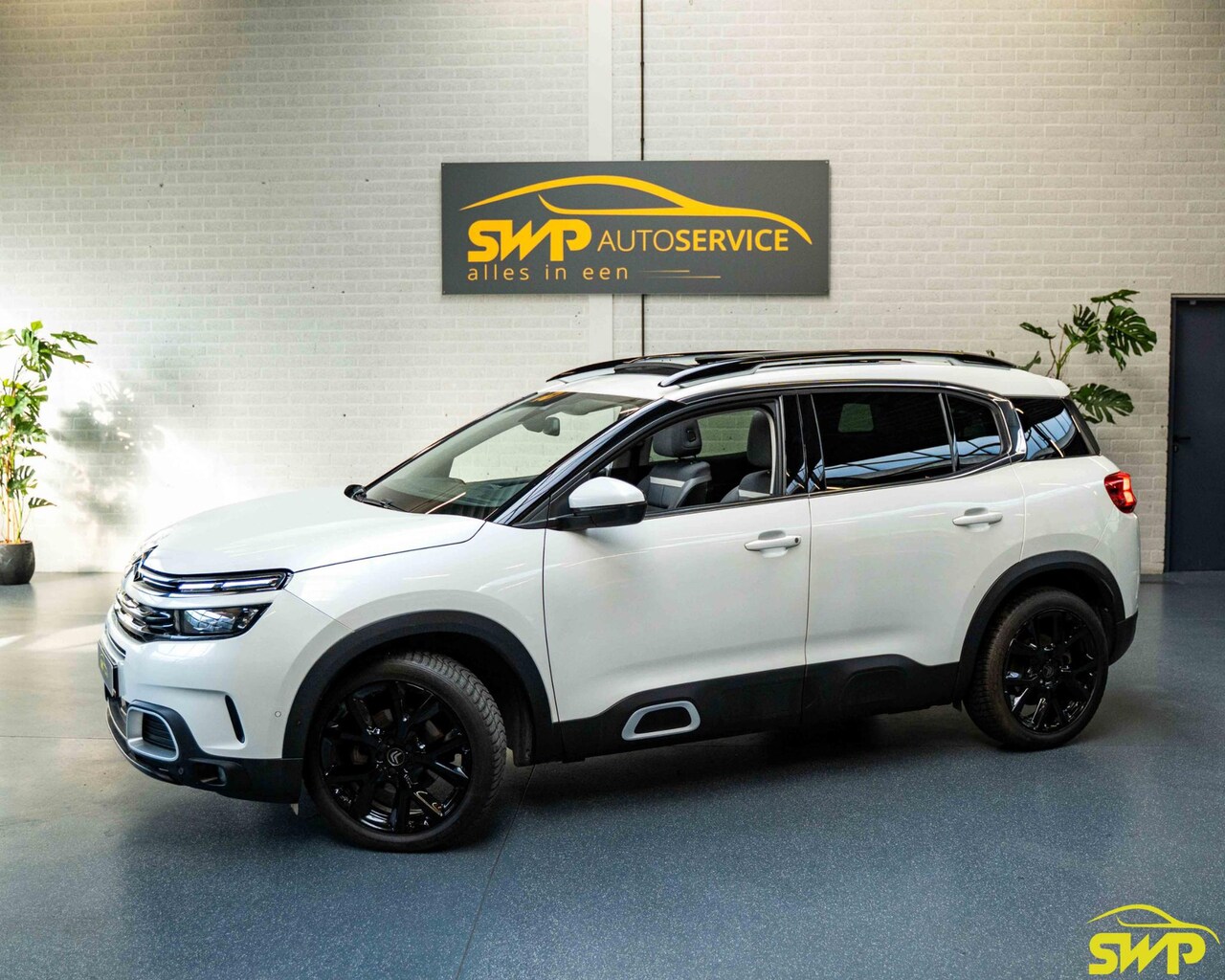 Citroën C5 Aircross - 1.2 PureTech Shine | Pano | Navi | Camera | ACC - AutoWereld.nl