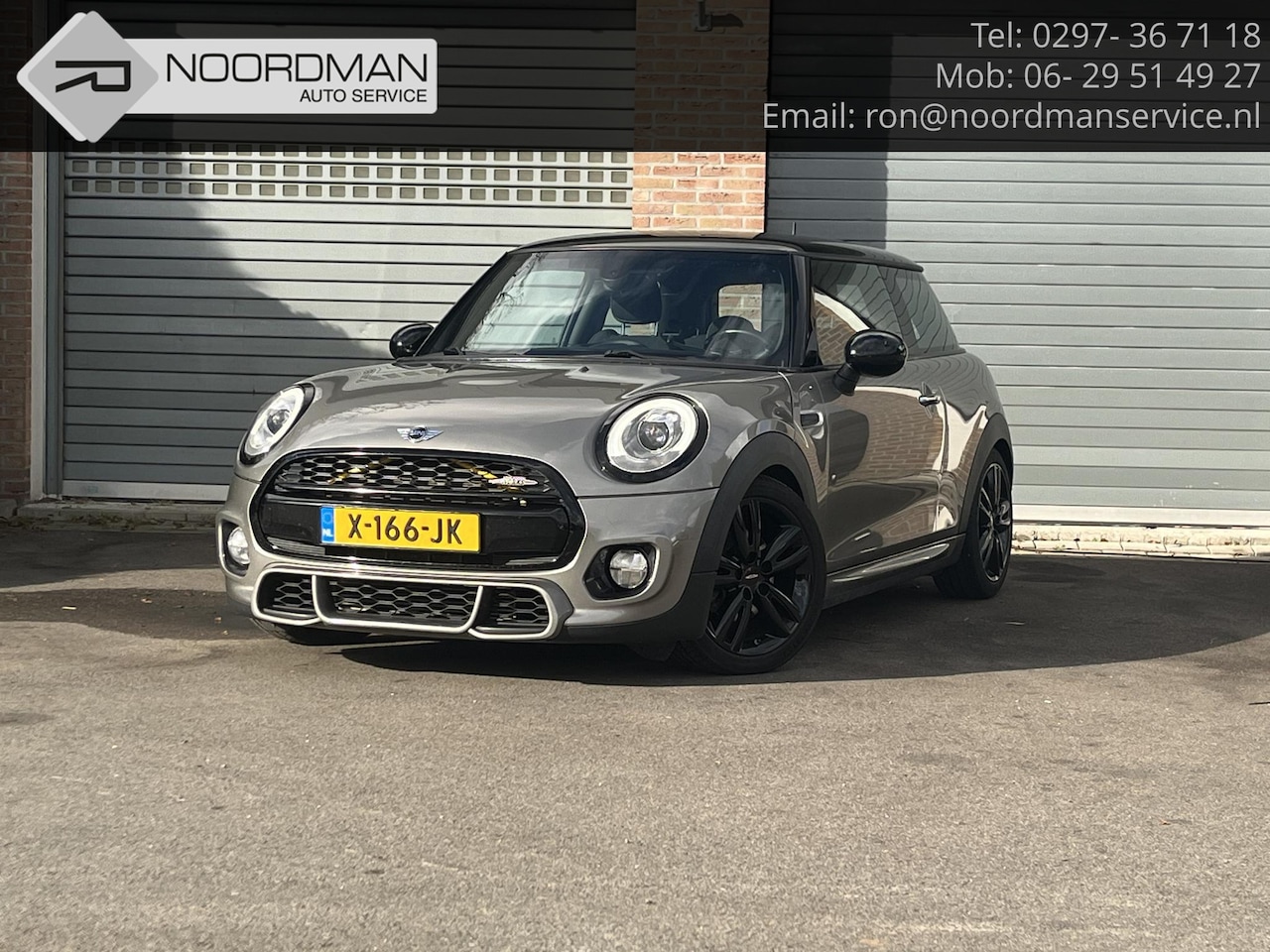 MINI 3-Deurs - 1.5 Cooper Chili Serious Business JCW uitvoering - AutoWereld.nl