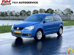 Volkswagen Polo - 1.6-16V Comfortline Automaat, airco, cruise, pdc achter, trekhaak
