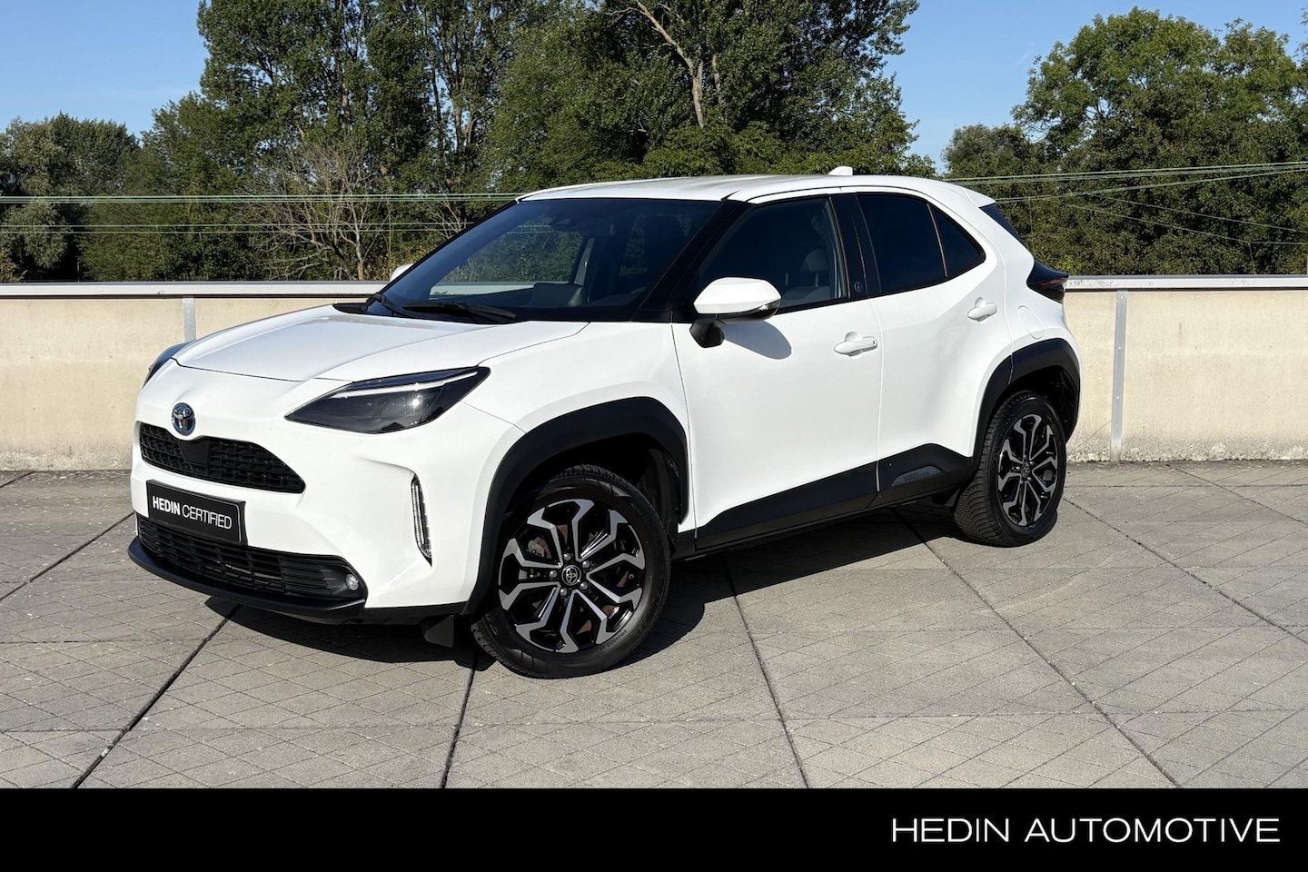 Toyota Yaris Cross - 1.5 Hybrid Dynamic | Navigatie | Stoelverwarming | Stuurverwarming - AutoWereld.nl
