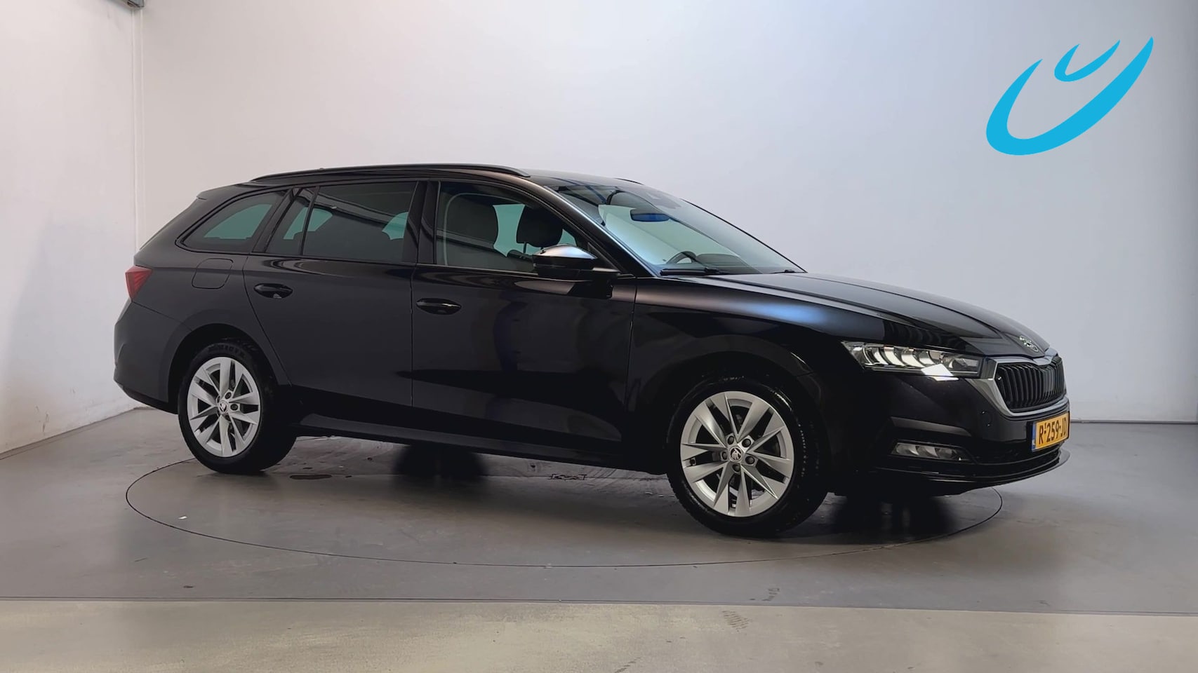 Skoda Octavia Combi - 1.0 TSI Business Edition Navigatie Parkeersensoren App-Connect DAB+ - AutoWereld.nl