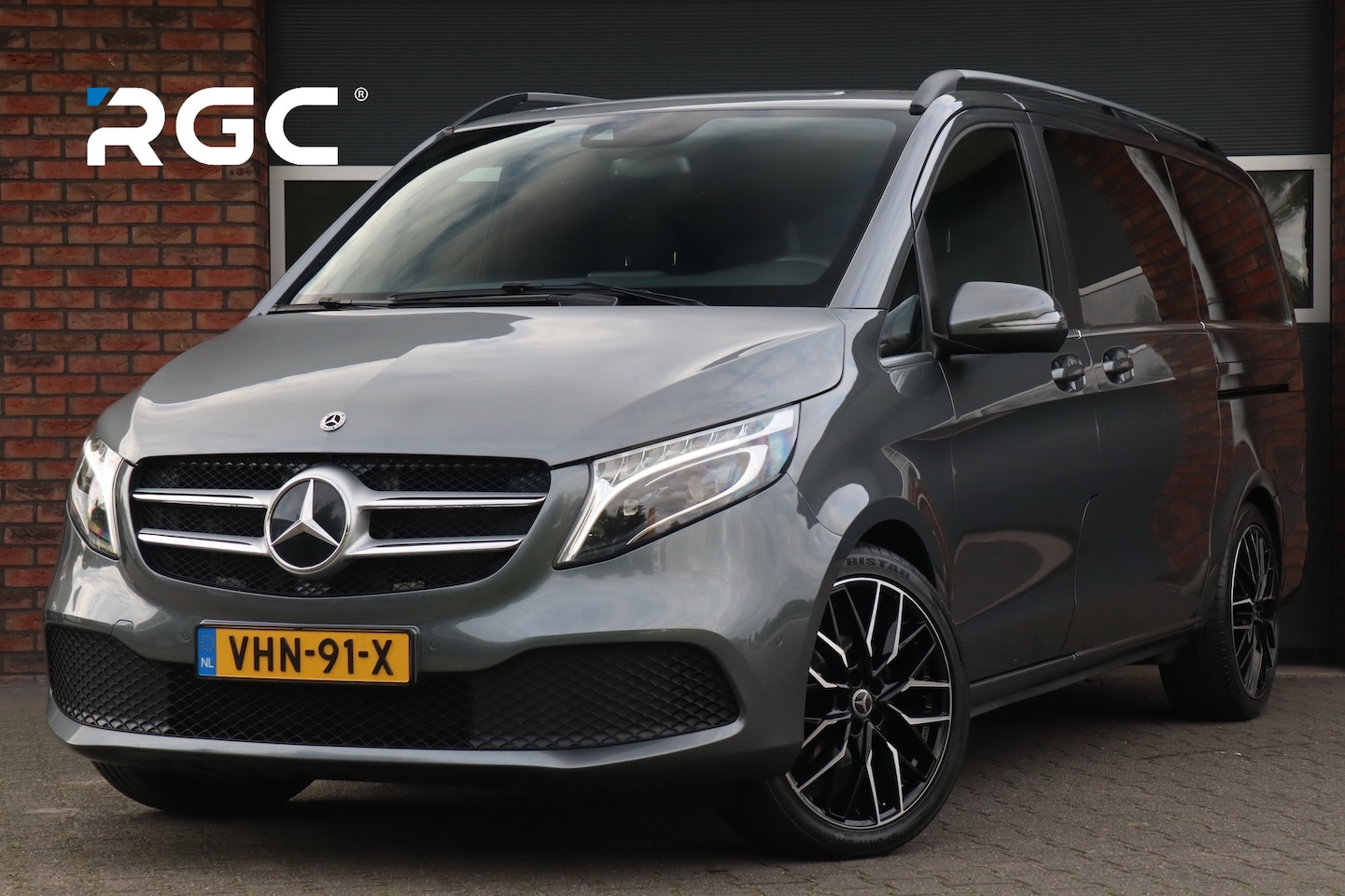Mercedes-Benz V-klasse - 220d Lang DC Avantgarde 2x schuifdeur, trekhaak - AutoWereld.nl