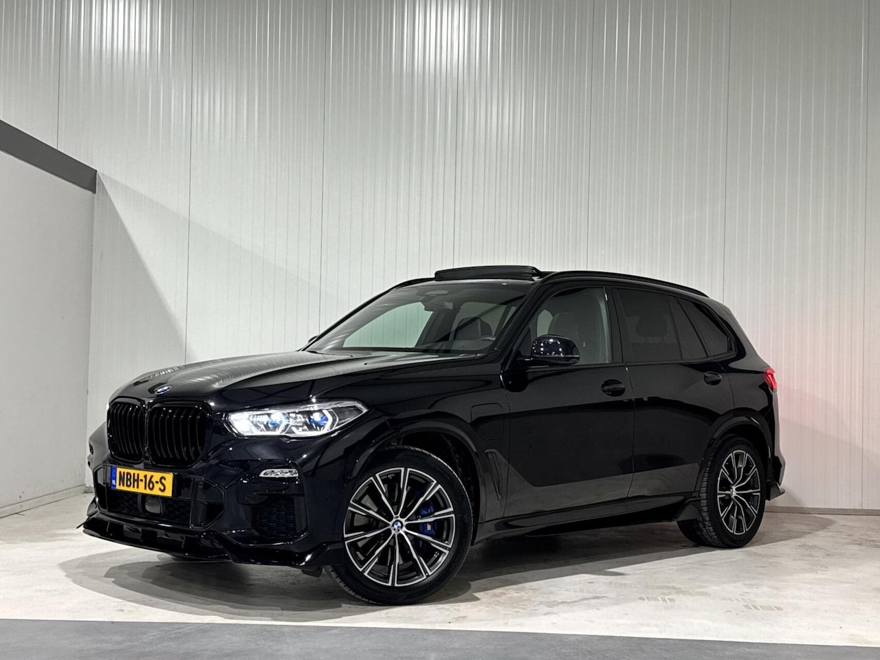 BMW X5 - xDrive45e High Executive|M SPORT|PANO|HUD|H&K|LANE| - AutoWereld.nl