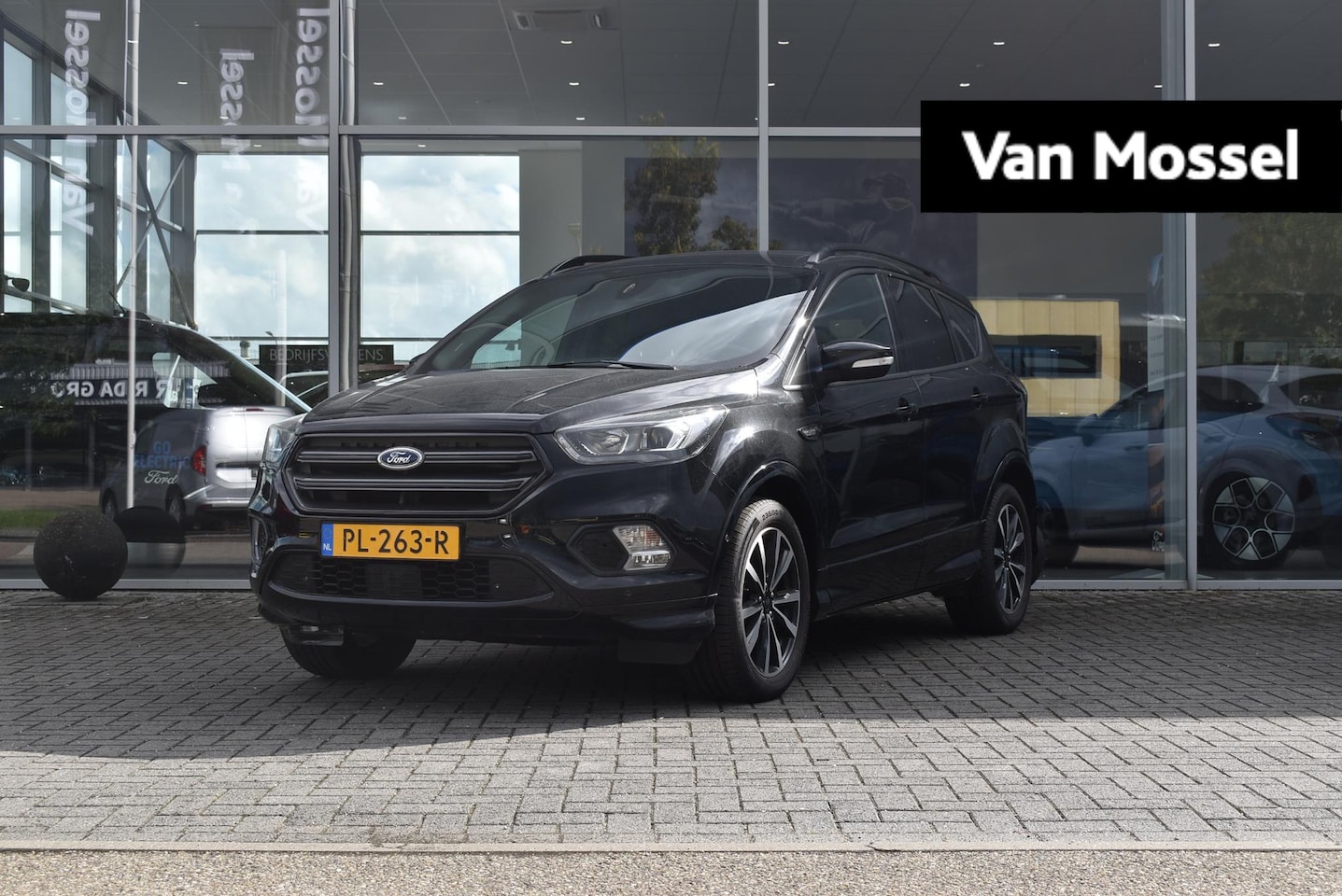 Ford Kuga - 1.5 EcoBoost ST-Line | Climate Control | Cruise Control | Trekhaak | Parkeersensoren V + A - AutoWereld.nl