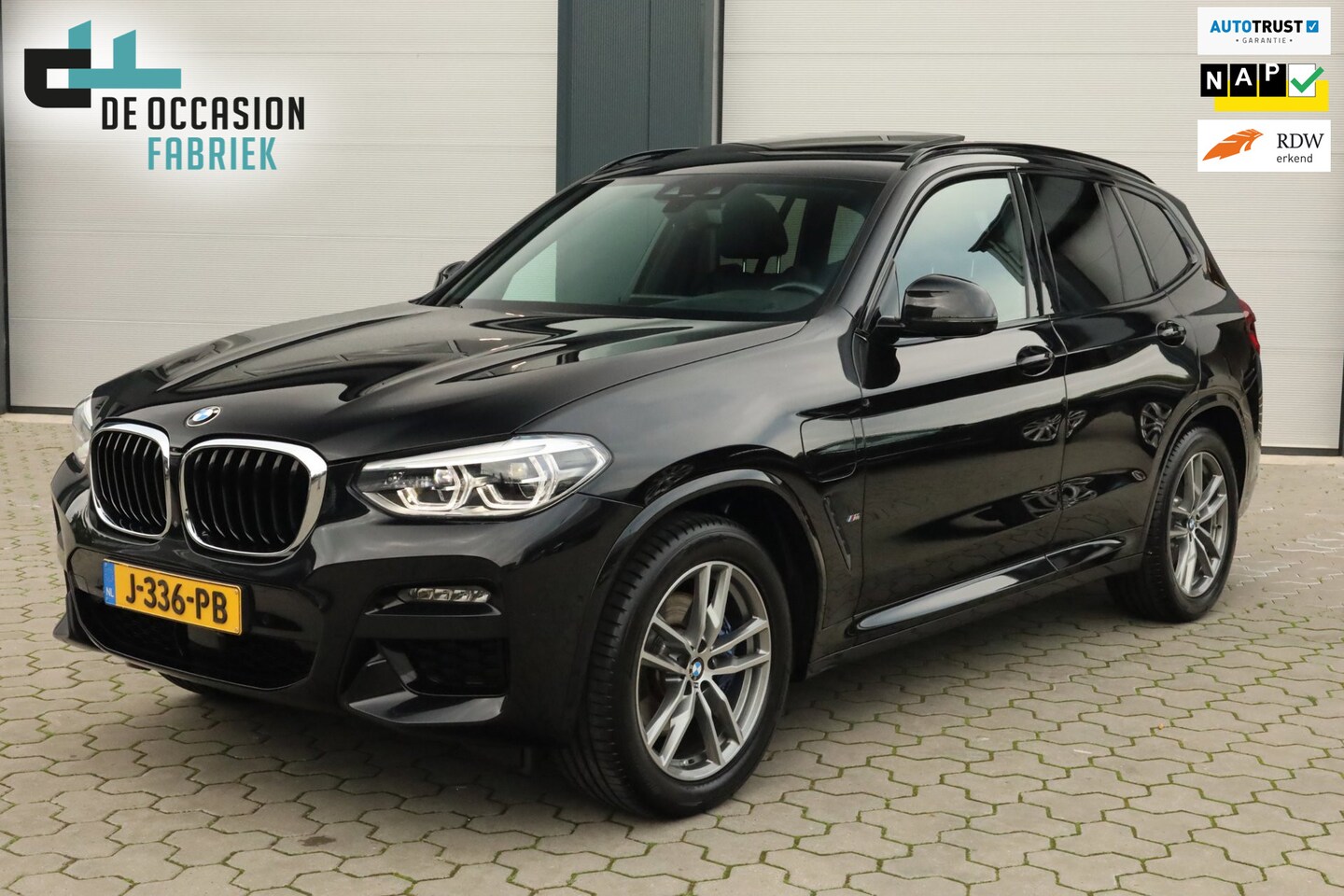 BMW X3 - XDrive30e M sport Pano Harman/Kardon Adaptief Sfeer Trekhaak - AutoWereld.nl