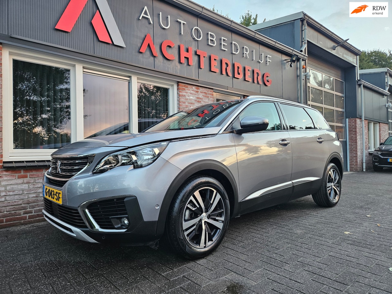 Peugeot 5008 - 1.2 PureTech Crossway 7-Zitplaatsen! Camera! Carplay! Airco! Navigatie! Cruise Control! Ne - AutoWereld.nl