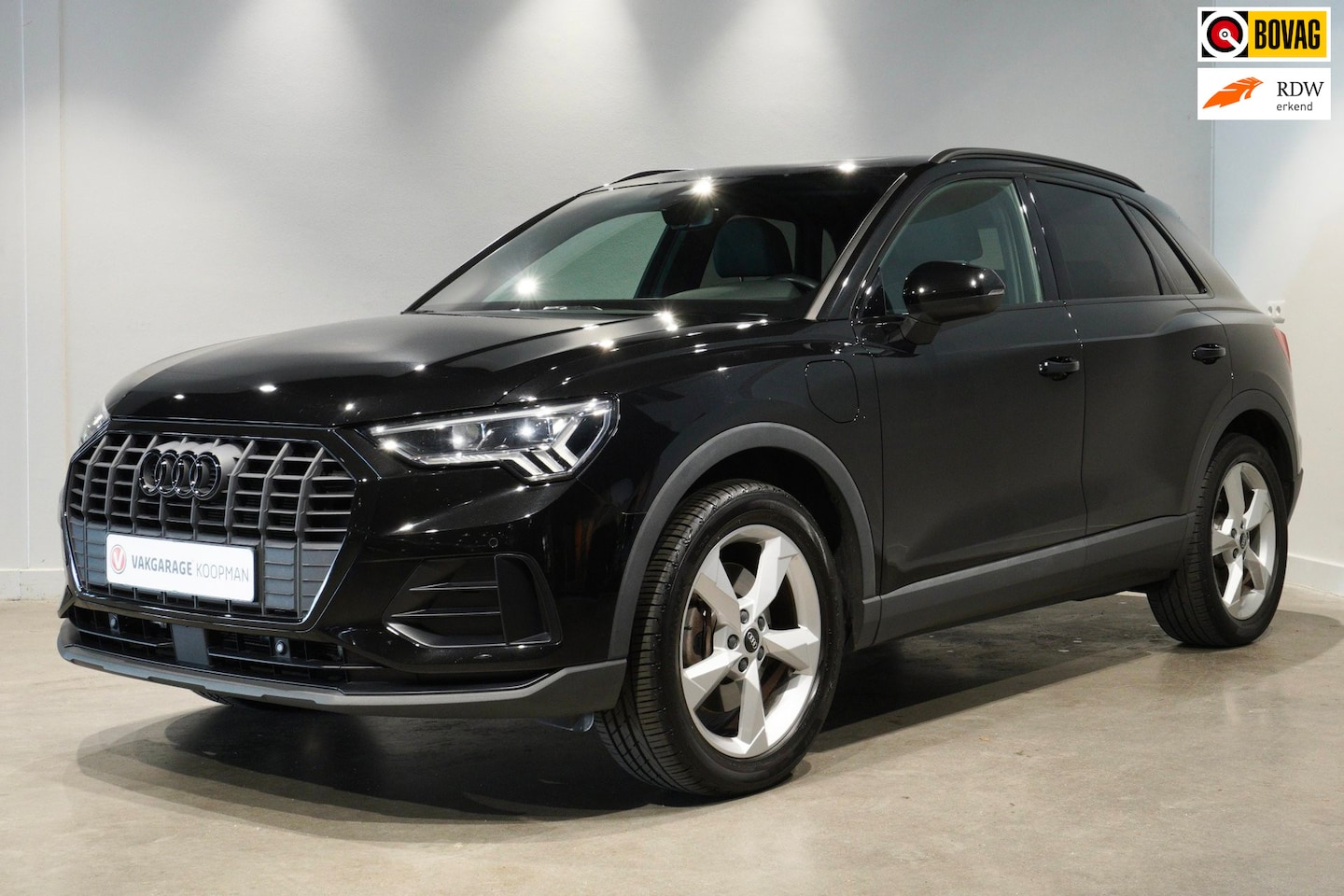 Audi Q3 - 45 TFSI e S edition Pano|Carplay|Trekhaak - AutoWereld.nl