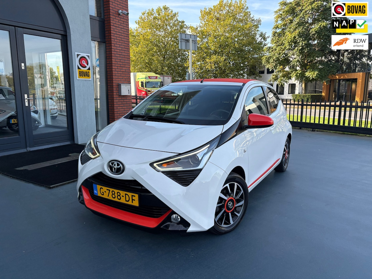 Toyota Aygo - 1.0 VVT-i x-otic CABRIO AUTOMAAT LMV - AutoWereld.nl