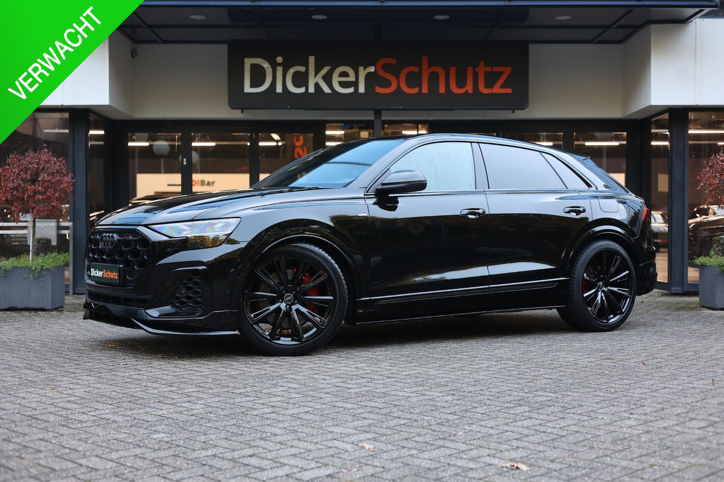 Audi Q8 - 60 TFSIe Competition Bodykit | Vierwielb. | Massage | Carbon | Pano | Trekhaak - AutoWereld.nl