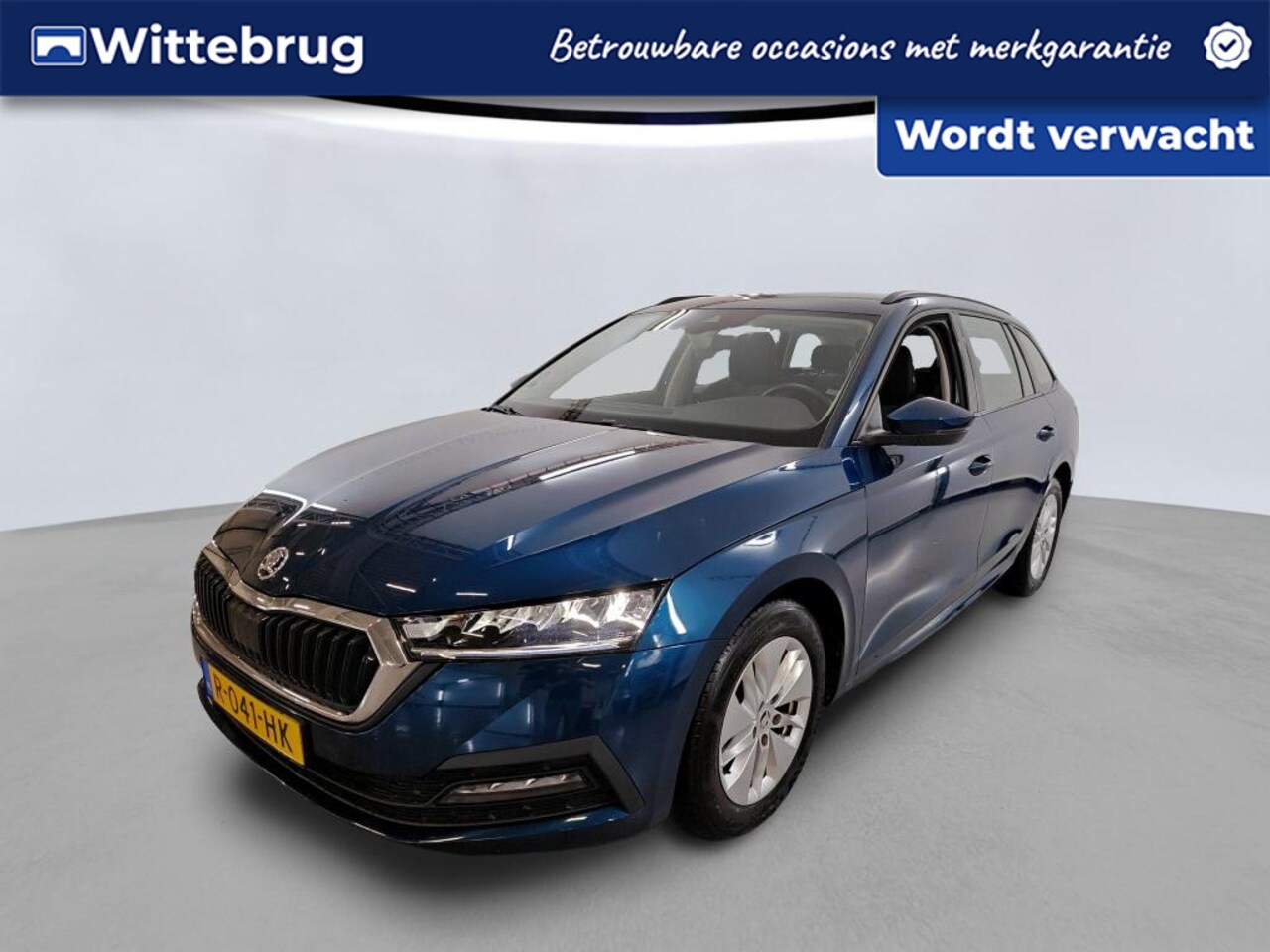 Skoda Octavia Combi - 1.0 TSI 110PK Ambition / Navigatie / LM 16 inch / Parkeersensoren A/ LED / Trekhaak - AutoWereld.nl