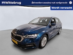 Skoda Octavia Combi - 1.0 TSI 110PK Ambition / Navigatie / LM 16 inch / Parkeersensoren A/ LED / Trekhaak