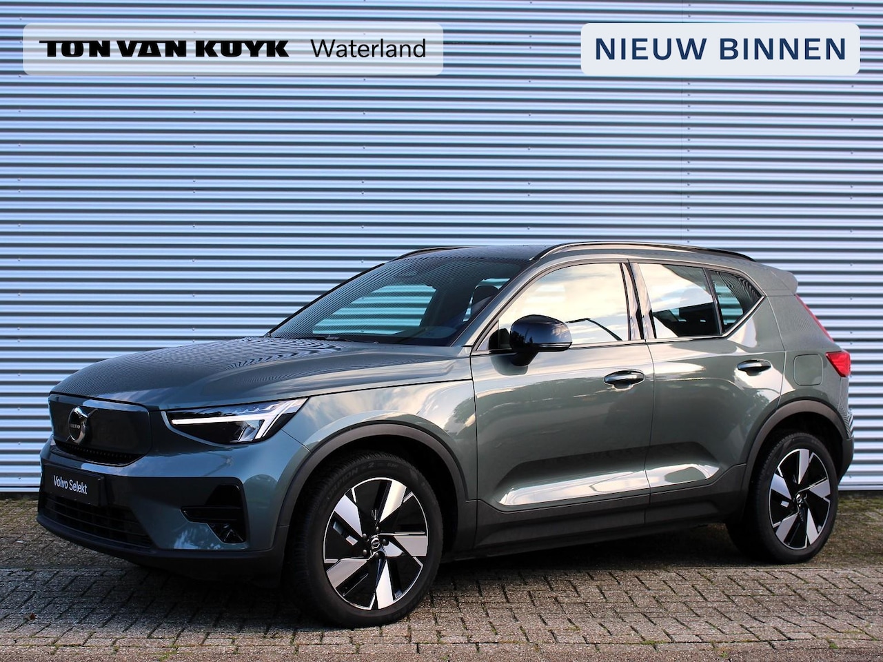 Volvo EX40 - Single Motor Extended Range Plus Automaat / Trekhaak / All-seasonbanden / Harman Kardon au - AutoWereld.nl